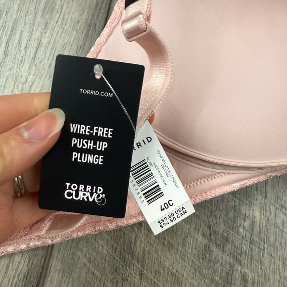 40C Torrid‎ Light Pink Lace Bra - Picture 13 of 15